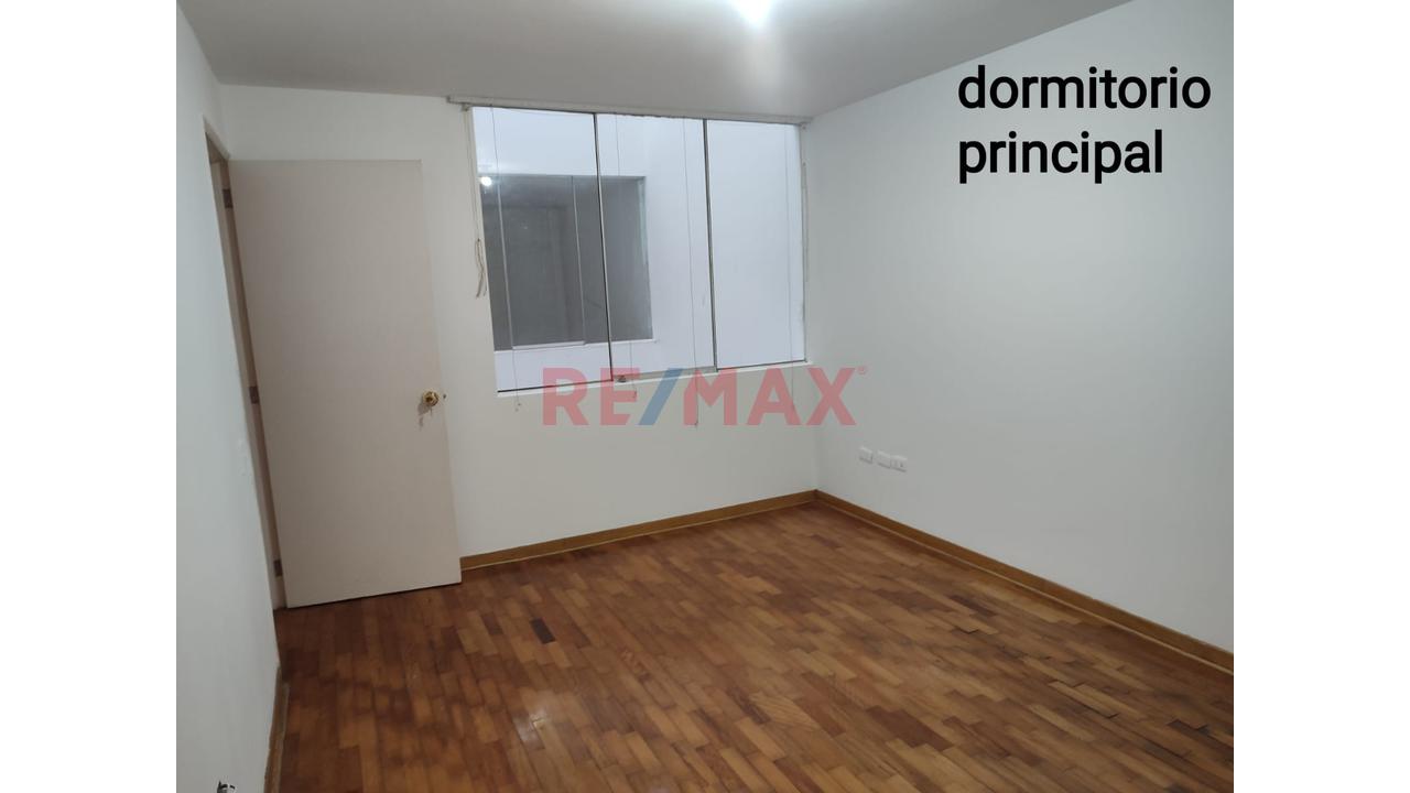 Acogedor Departamento En Venta Frente A Hermoso Parque En Surco Cerca A Velasco Astete — foto 6
