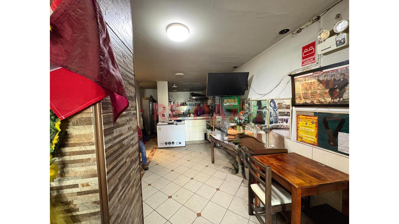 Local En Alquiler Frente Al Cementereo J.L.B.Y.R - 1