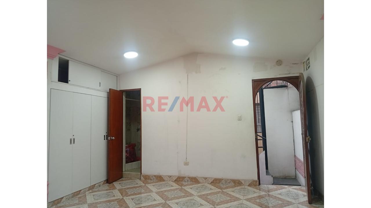 Se Alquila Oficina Y/O Espacio Multifamiliar 2Do Piso - 3