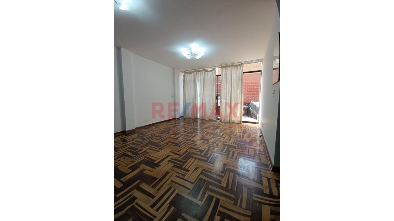Venta Amplio Departamento  1Er Piso — foto 6