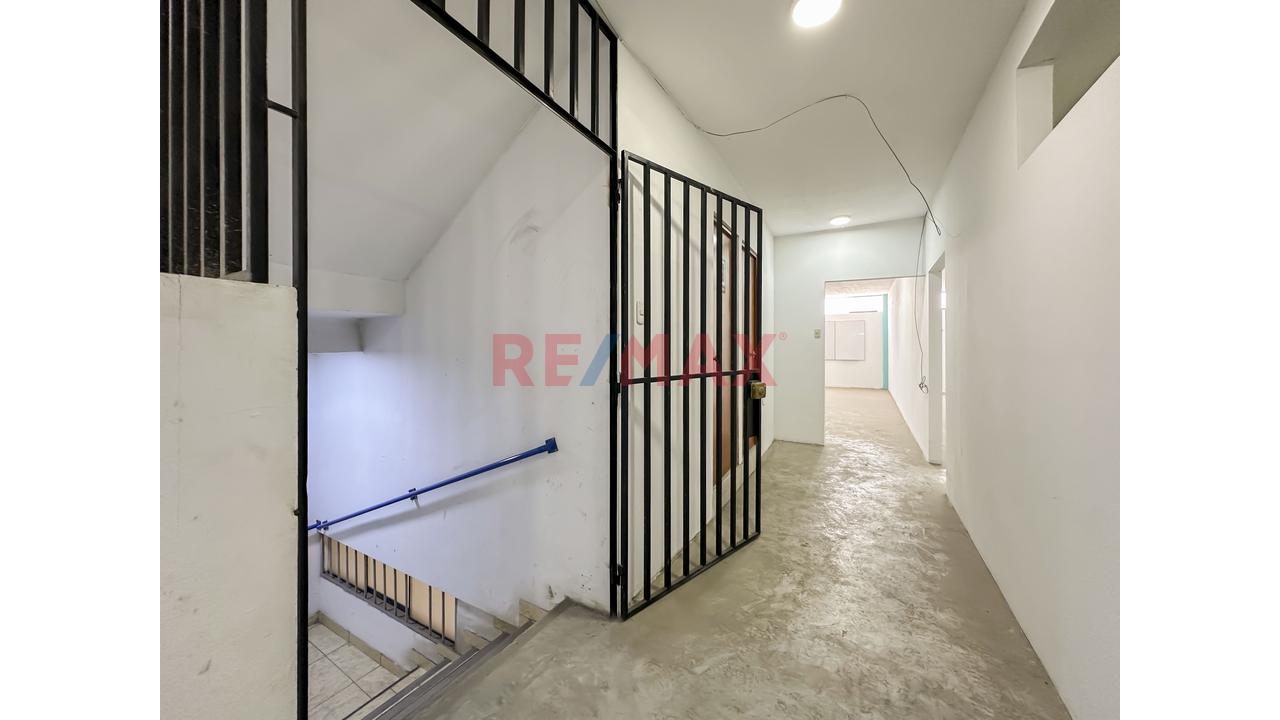 Alquilo Amplio Local Comercial En El 3Er Piso Los Olivos! 500 M² Ideal Para Academias, Gym, Institutos O Centros Médicos 🏫🏥 - 7