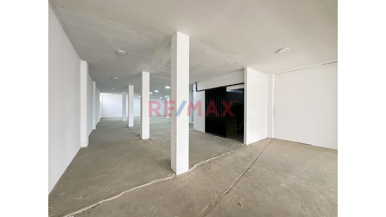 Alquilo Amplio Local Comercial En El 3Er Piso Los Olivos! 500 M² Ideal Para Academias, Gym, Institutos O Centros Médicos 🏫🏥 - 17