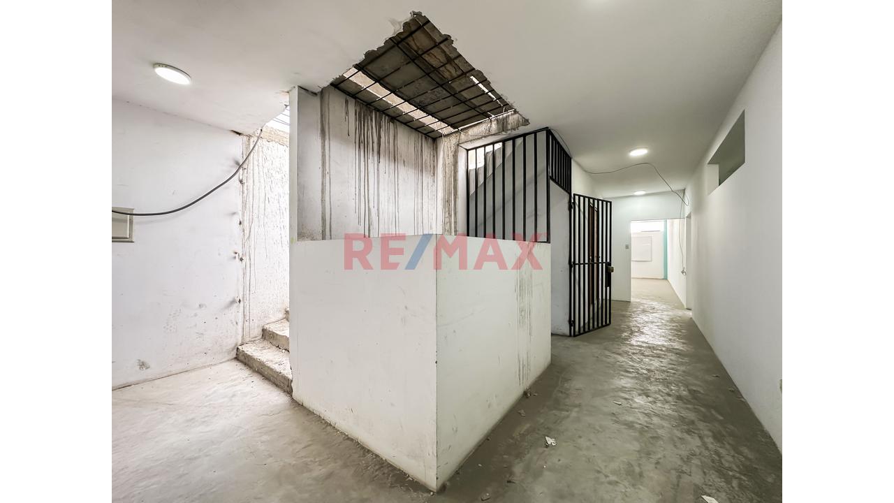 Alquilo Amplio Local Comercial En El 3Er Piso Los Olivos! 500 M² Ideal Para Academias, Gym, Institutos O Centros Médicos 🏫🏥 - 21