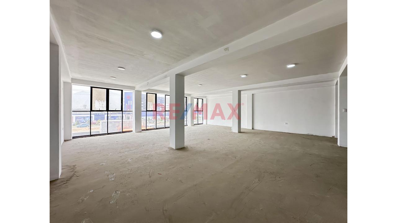 Alquilo Amplio Local Comercial En El 3Er Piso Los Olivos! 500 M² Ideal Para Academias, Gym, Institutos O Centros Médicos 🏫🏥 - 11
