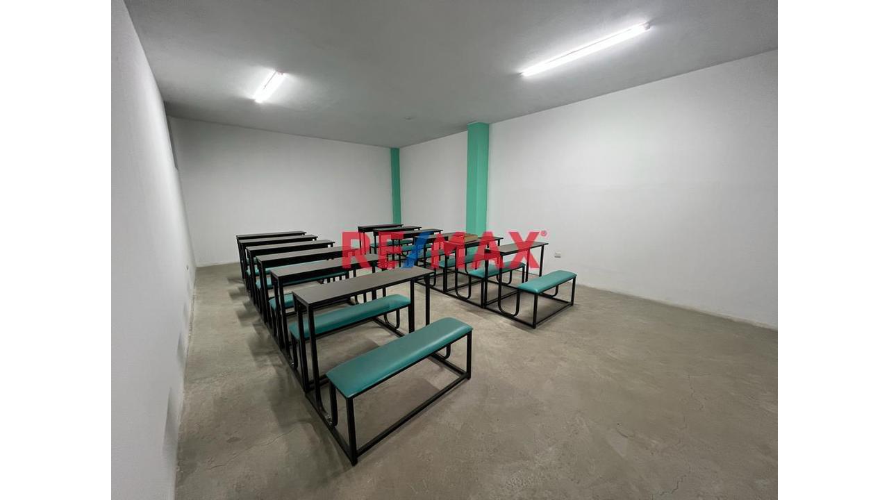 Alquilo Amplio Local Comercial En El 3Er Piso Los Olivos! 500 M² Ideal Para Academias, Gym, Institutos O Centros Médicos 🏫🏥 - 1