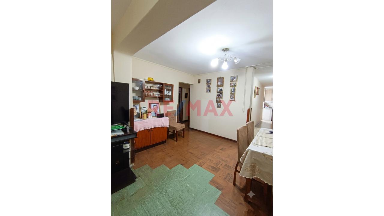 Vendo Departamento Primer Piso Con Cochera  Urb, Sima - La Perla - 8