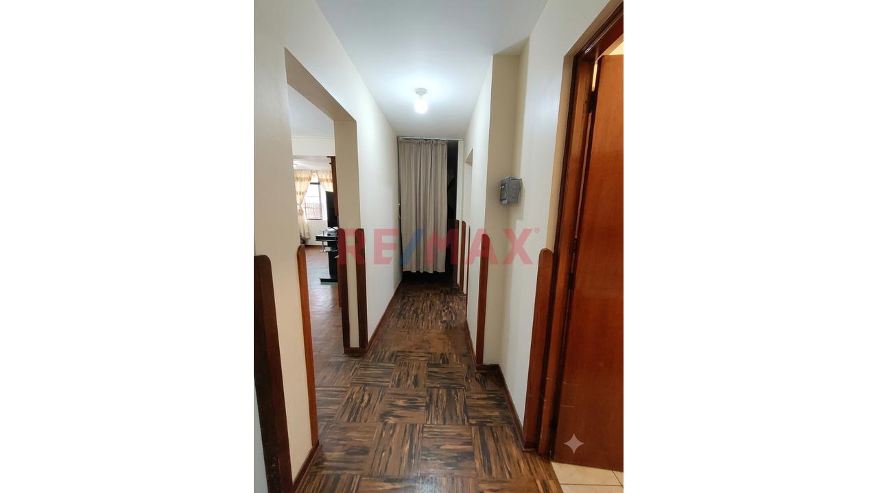 Vendo Departamento Primer Piso Con Cochera  Urb, Sima - La Perla - 12