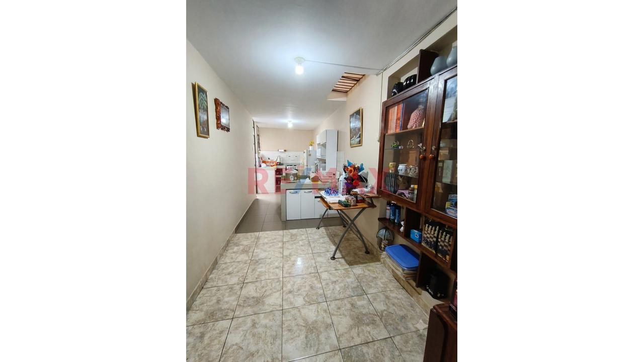 Vendo Departamento Primer Piso Con Cochera  Urb, Sima - La Perla - 5