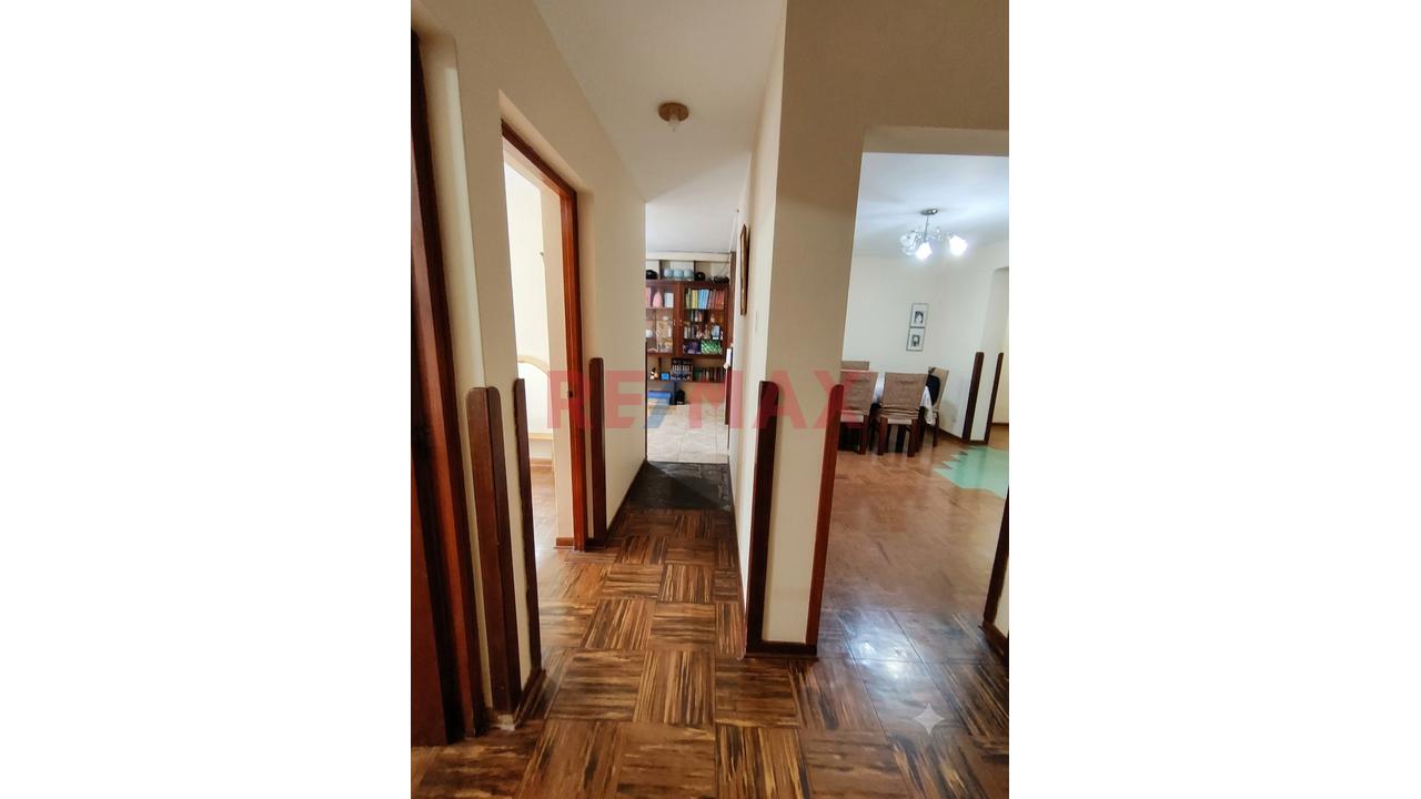 Vendo Departamento Primer Piso Con Cochera  Urb, Sima - La Perla - 13