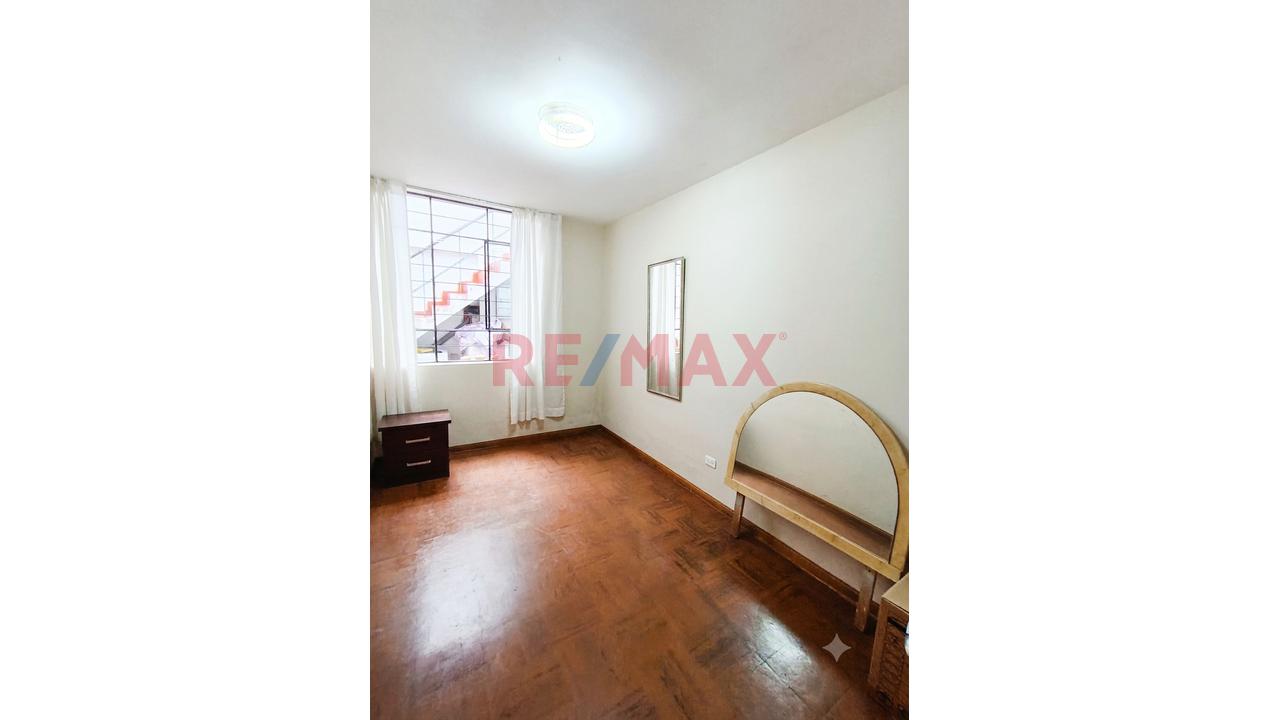 Vendo Departamento Primer Piso Con Cochera  Urb, Sima - La Perla - 14