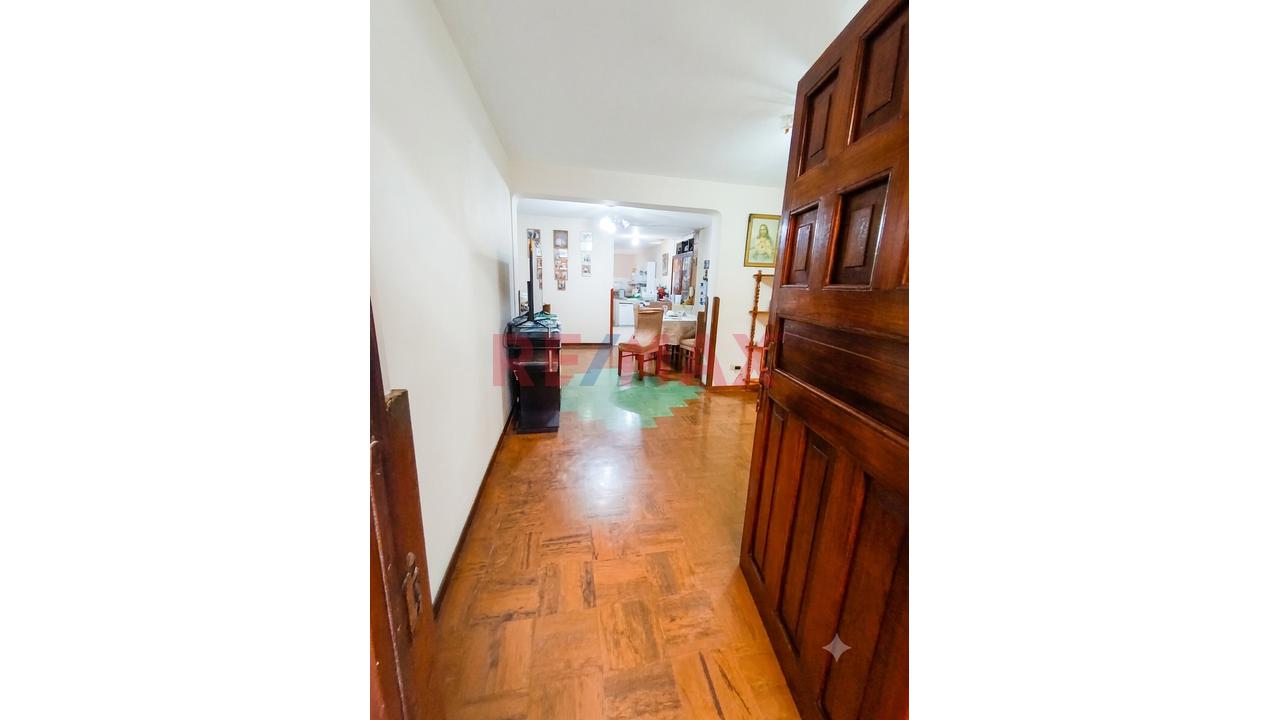 Vendo Departamento Primer Piso Con Cochera  Urb, Sima - La Perla - 6