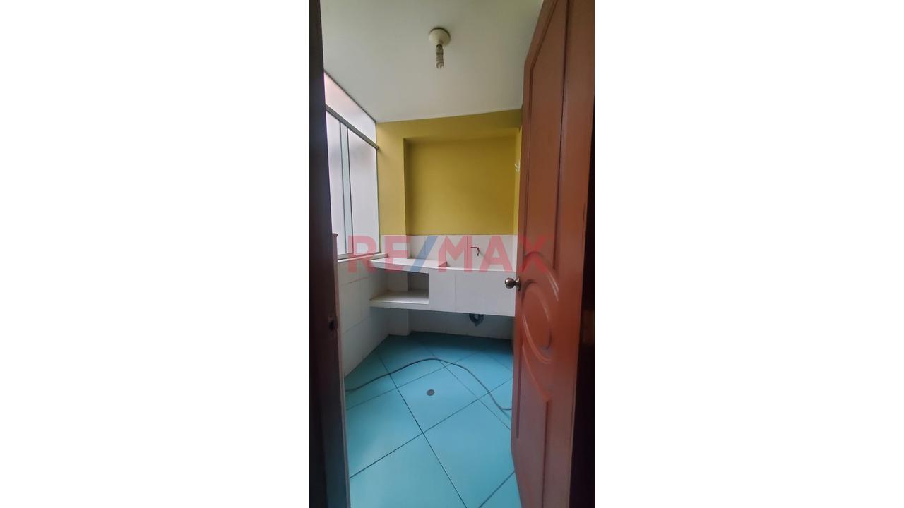 Moderno Y Luminoso Departamento De 88 M² En Carapongo: Vista A La Calle — foto 13