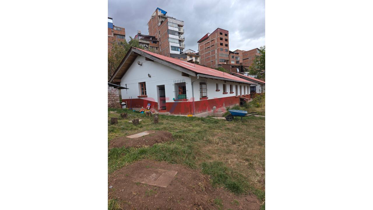 Alquiler De Casa Semiamoblada En Huancaro - Santiago - 1