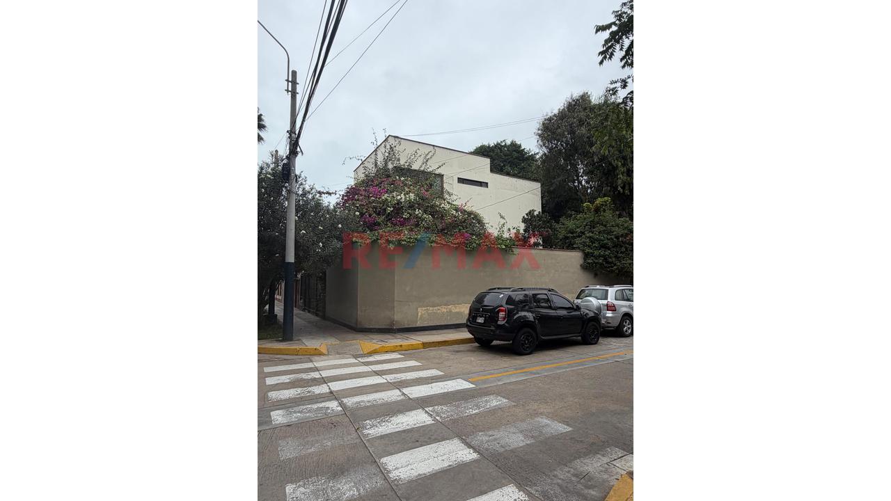 🏡 Casa Como Terreno En Venta | Malecón De Magdalena Del Mar , 3 Frentes Uno Al Parque🌊 — foto 4