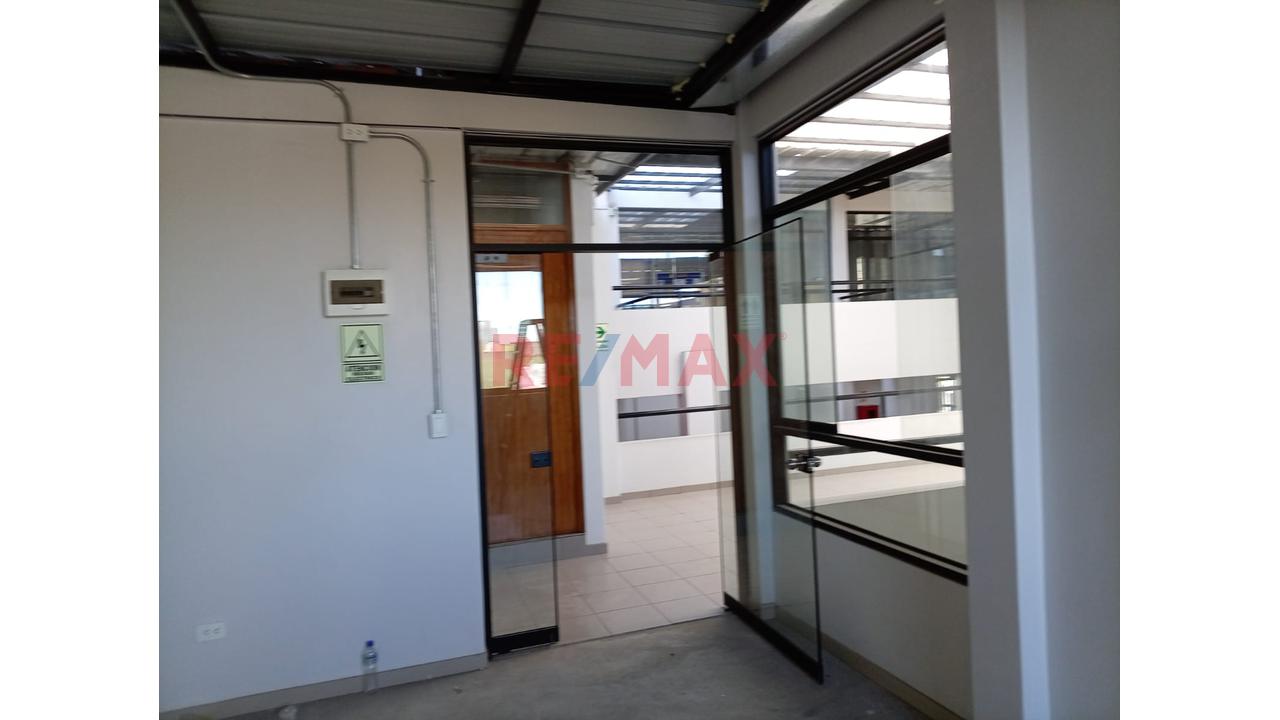Alquilo Oficina Comercial En Plaza San Antonio, Miraflores - 1
