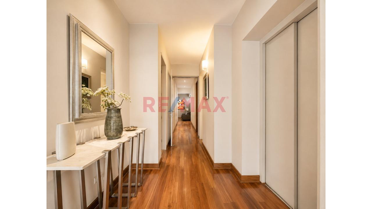 Departamento En Venta Ubicado En Una De Las Zonas Más Exclusivas De Chacarilla. — foto 2