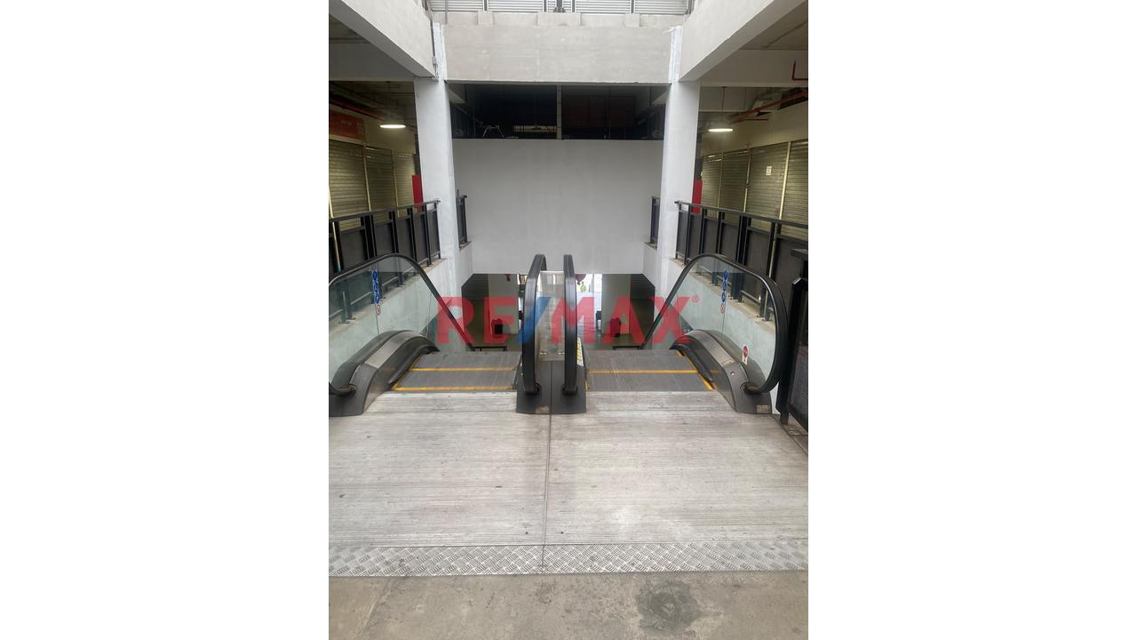 Venta De Local Comercial En Colonialmarket Cdra. 41 Av Oscar R. Benavides Bellavista Al Costado De Mall Plaza Bellavista - 11