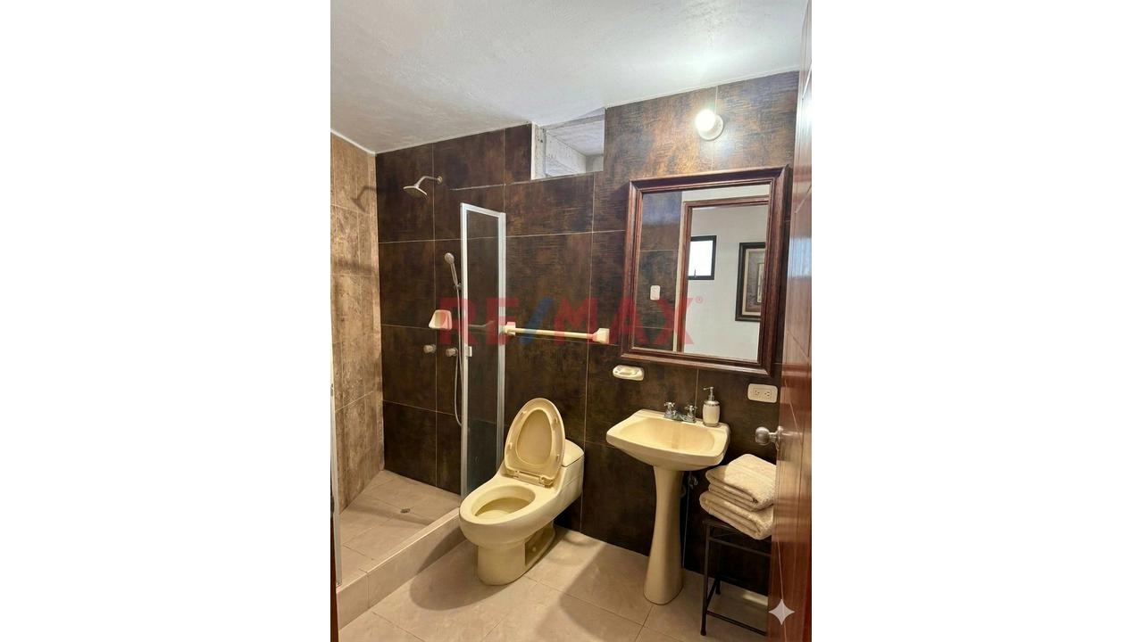¡Oportunidad Exclusiva En Santa Leonor, Chorrillos! – Amplio Dpto. En 1Er Piso + 2 Cocheras Independientes — foto 6
