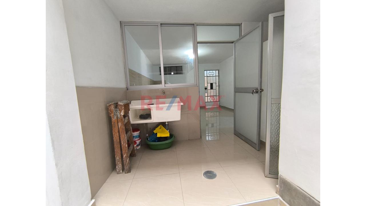 Amplio Dpto De 139 M² En 1Er Piso Frente A Parque En Comas — foto 9