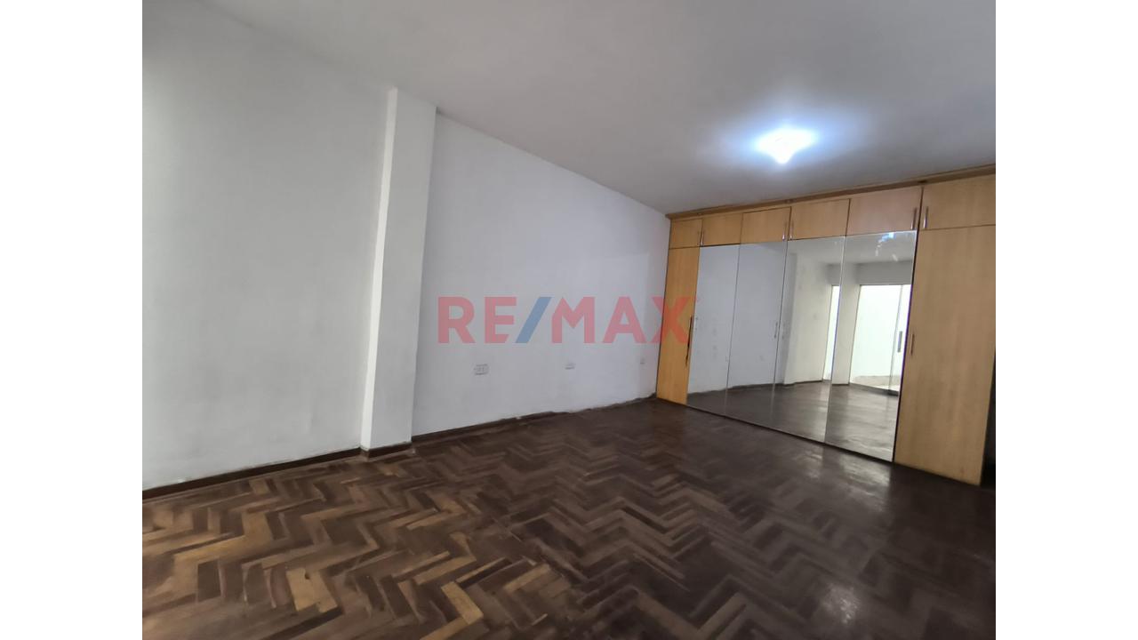 Amplio Dpto De 139 M² En 1Er Piso Frente A Parque En Comas — foto 3