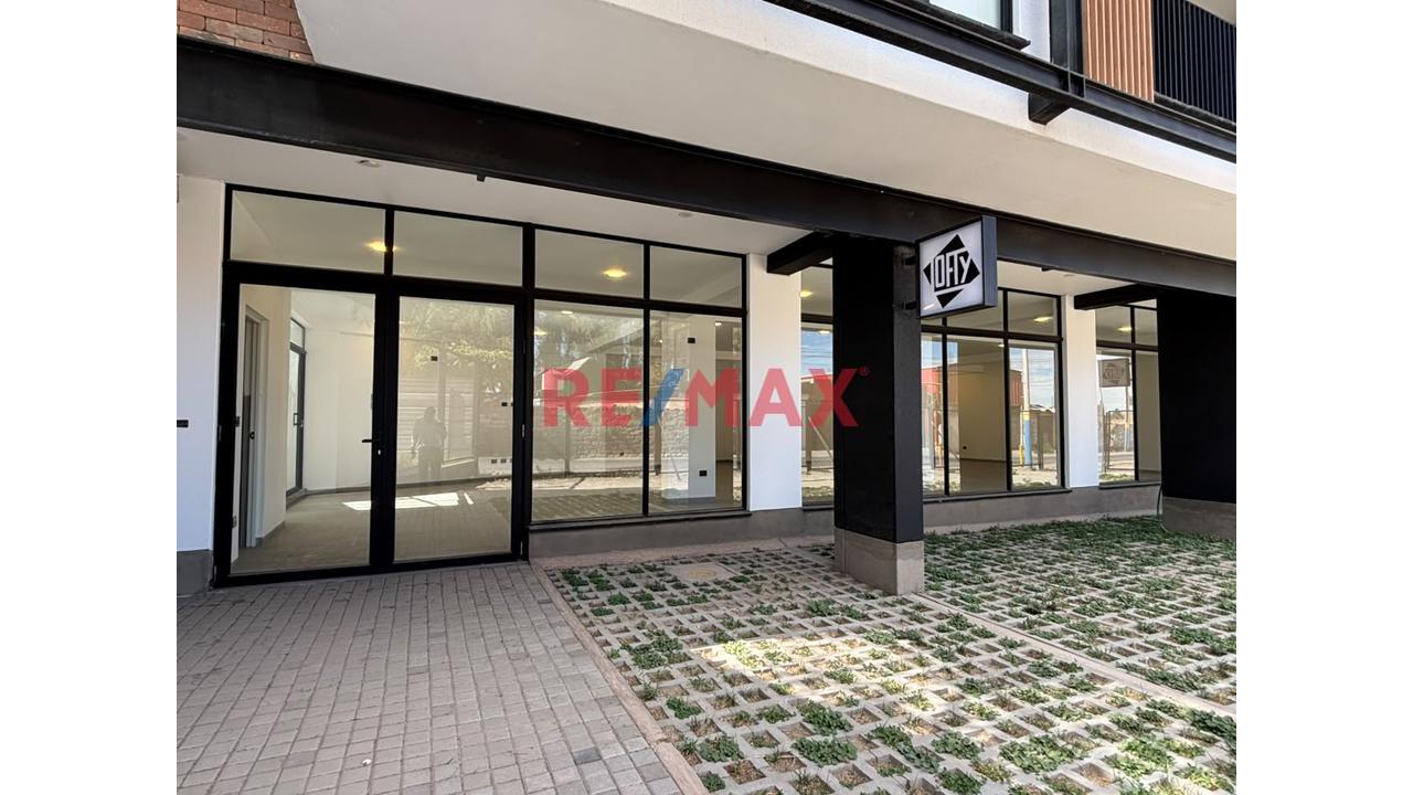 🏪 Alquiler De Local Comercial – Lofty Huertos Sachaca - 1
