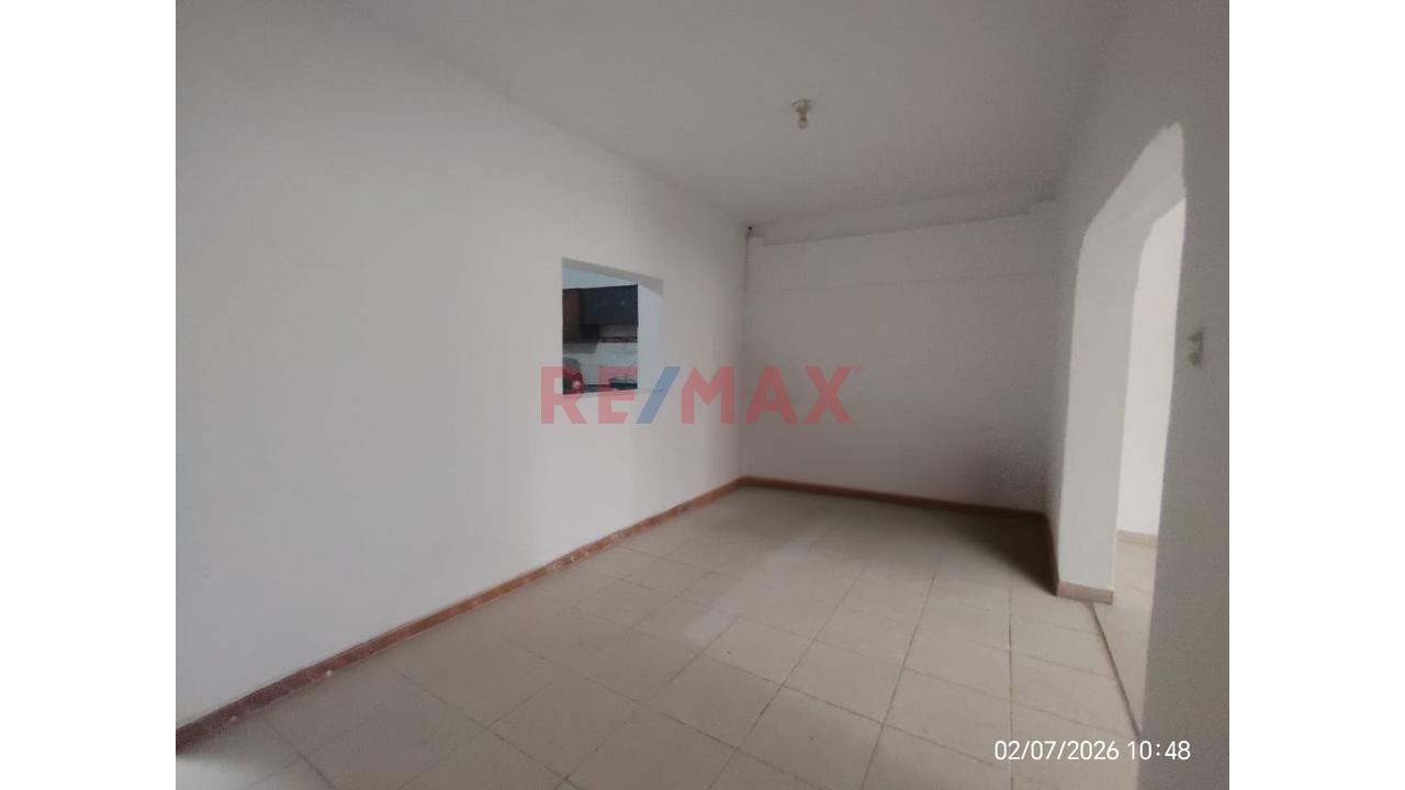 Casa de 5 dormitorios y 2 baños ubicado en Sullana Casa de 5 dormitorios y 2 baños ubicado en Sullana