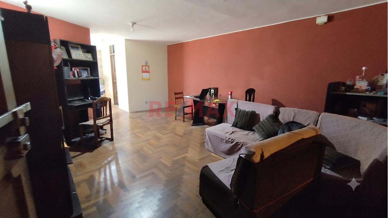 Venta De Local Comercial 81M2 - 2Do Piso En Constructores La Molina - 13