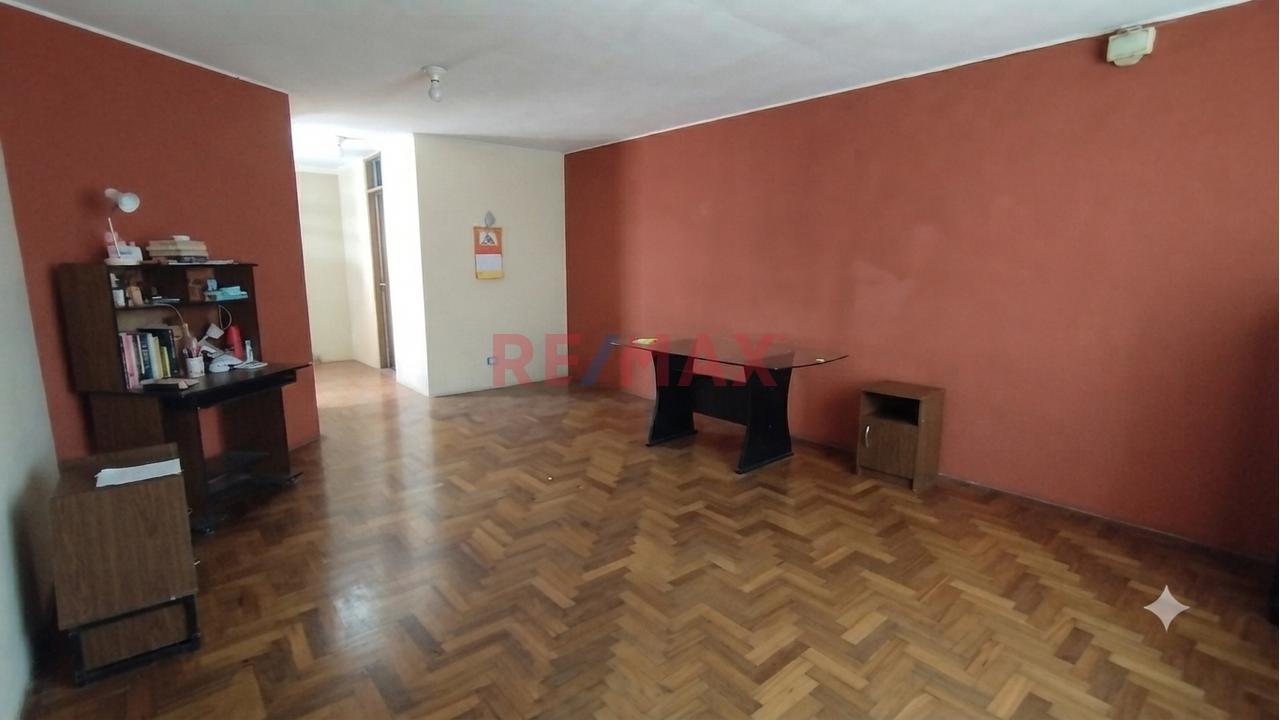 Venta De Local Comercial 81M2 - 2Do Piso En Constructores La Molina - 1