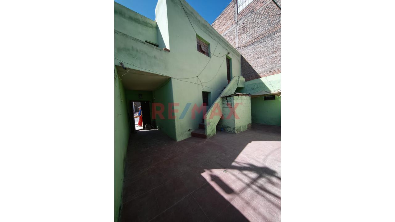 Venta De Casa Como Terreno En Mariano Melgar Cerca A La Municipalidad - 3