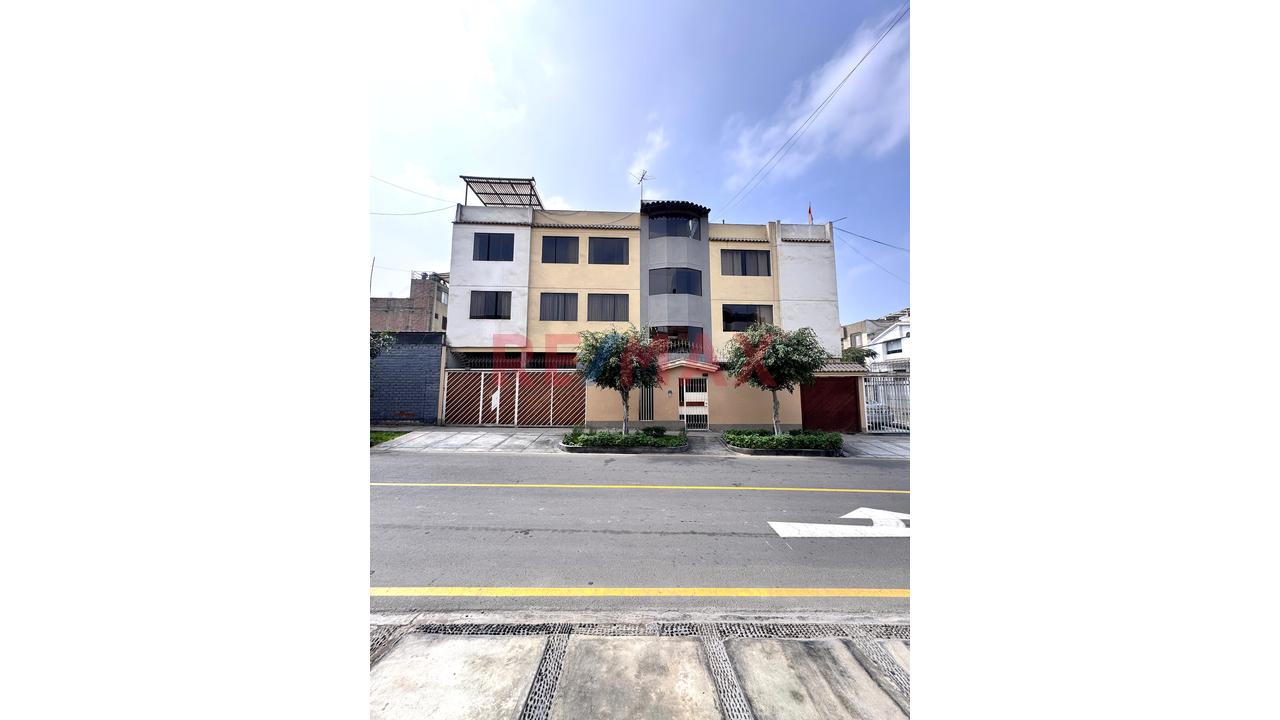 Departamento En Venta En 3Er Piso Con Vista Exterior, Estacionamiento Y Terraza — foto 2