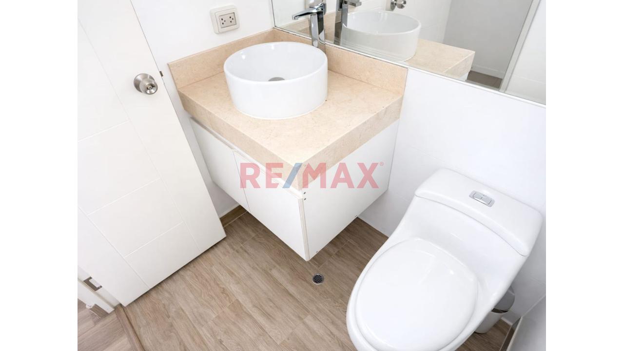 Vive En Departamento Amplio De 142.94M2 En Primer Piso Con Patio Y Cochera Doble — foto 11