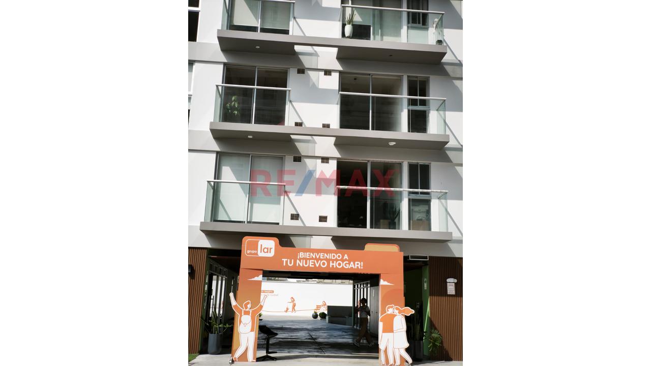Alquiler De Departamento De Estreno En Surquillo | Cerca Centro Empresarial San Isidro