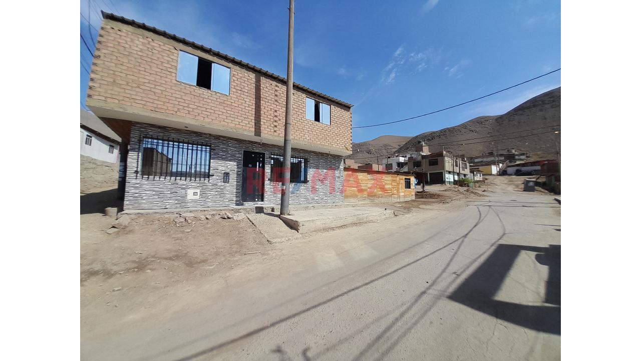 Ocasión Casa De Dos Pisos A 5 Min De Plaza Vea Ventanilla — foto 9