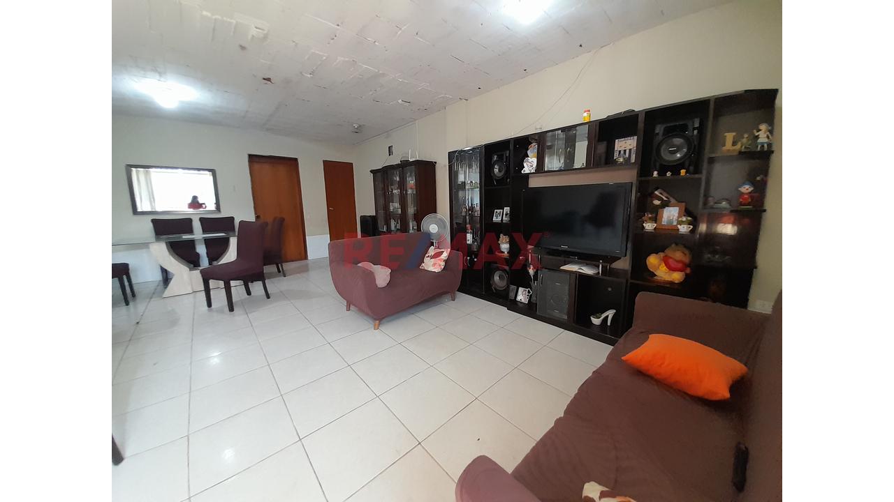 Ocasión Casa De Dos Pisos A 5 Min De Plaza Vea Ventanilla — foto 4