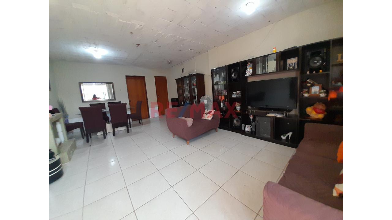 Ocasión Casa De Dos Pisos A 5 Min De Plaza Vea Ventanilla — foto 5