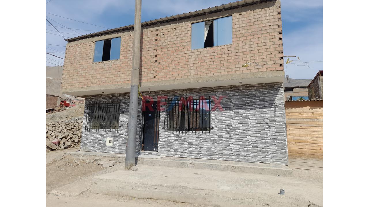 Ocasión Casa De Dos Pisos A 5 Min De Plaza Vea Ventanilla