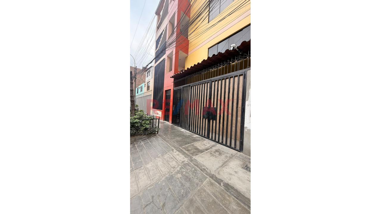 San Juan De Lurigancho Venta De Departamento 175 M2 1 Er Piso 2 Cuadras De La Estacion Postes — foto 5