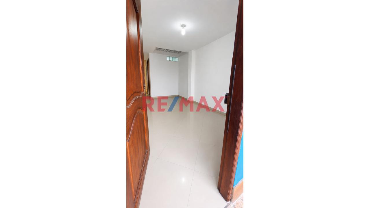 Vendo Amplio Y Luminoso Departamento De 90 M² En Carapongo: Confort Familiar Y Vista Exterior