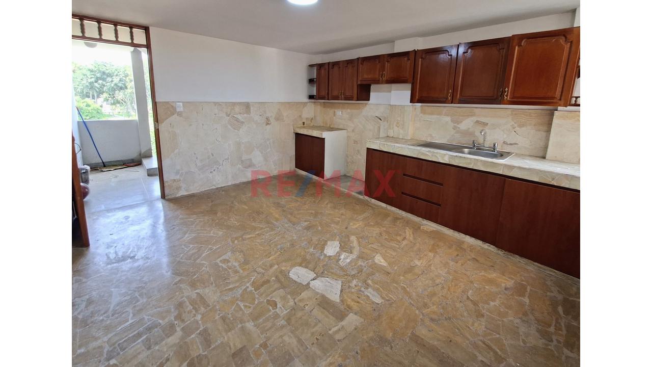Se Vende Amplio Departamento – A Pasos De La Nueva Municipalidad De Surco — foto 6