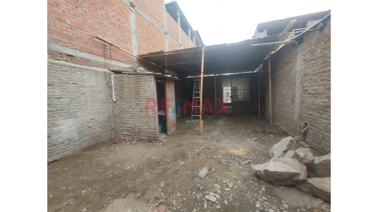 Casa En Venta Como Terreno En Almirante Miguel Grau - Piura - 8