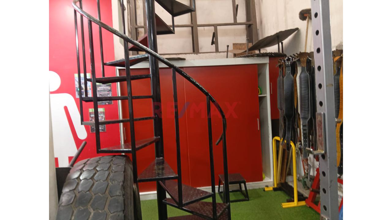 🏢 ¡Local Comercial En Primer Piso En Esquina Estratégica! 📍 - 3