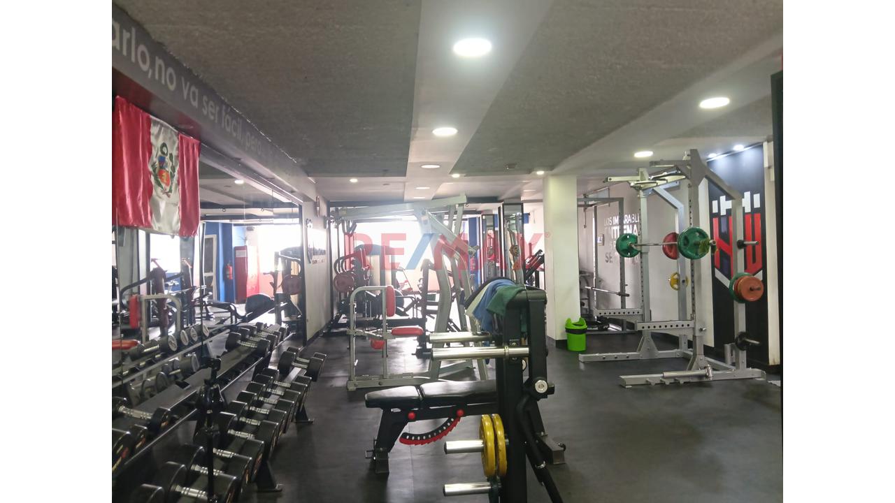 🏢 ¡Amplio Local Comercial En Alquiler En Segundo Piso – Plena Av. Universitaria! 📍 - 7