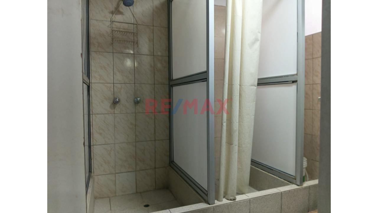🏢 ¡Amplio Local Comercial En Alquiler En Segundo Piso – Plena Av. Universitaria! 📍 - 9