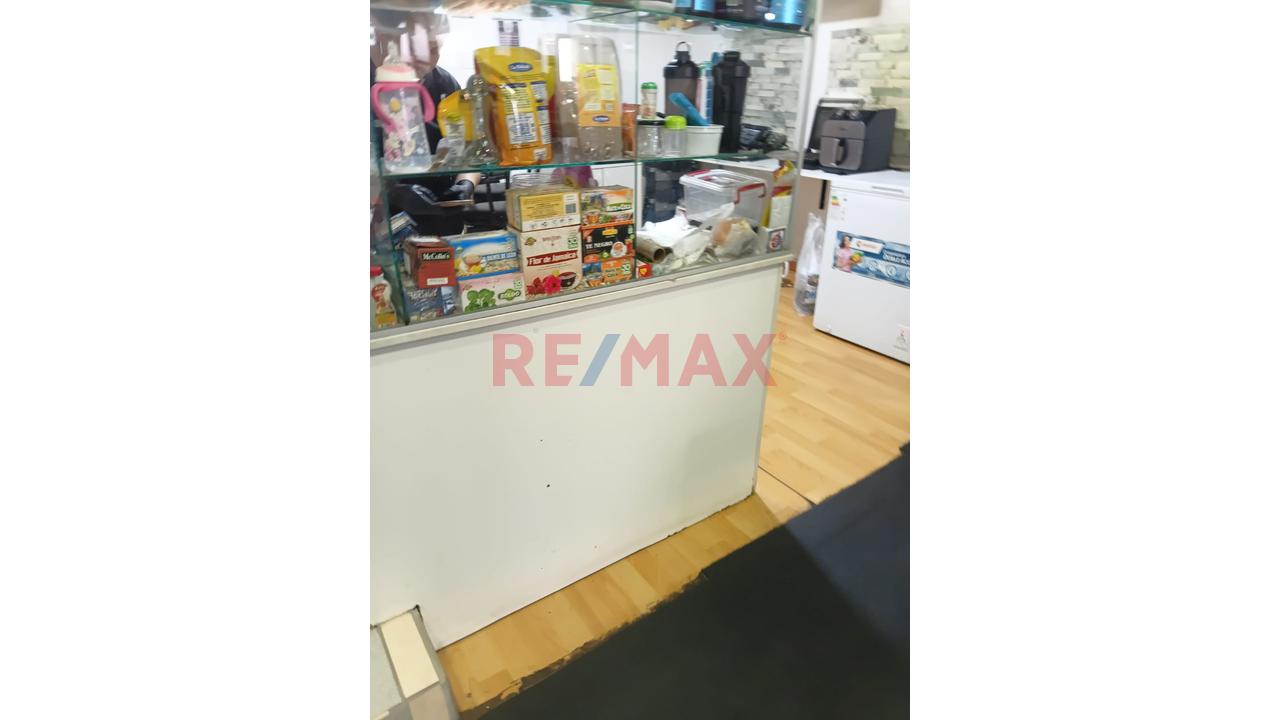 🏢 ¡Amplio Local Comercial En Alquiler En Segundo Piso – Plena Av. Universitaria! 📍 - 12