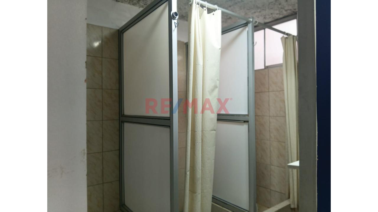 🏢 ¡Amplio Local Comercial En Alquiler En Segundo Piso – Plena Av. Universitaria! 📍 - 10