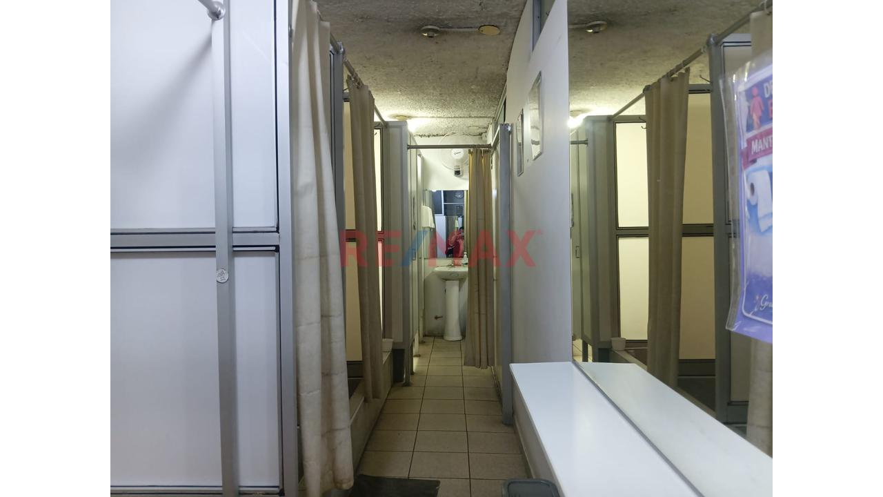 🏢 ¡Amplio Local Comercial En Alquiler En Segundo Piso – Plena Av. Universitaria! 📍 - 5