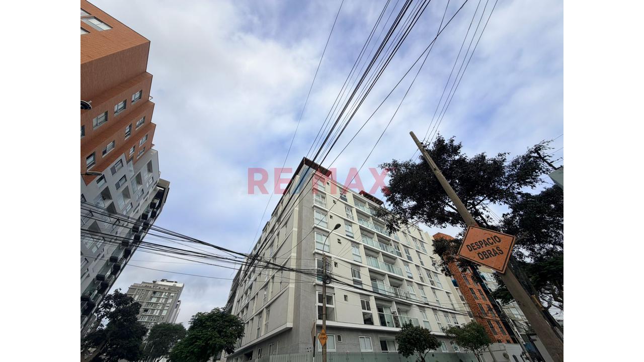 ¡Alquila Tu Próximo Hogar Amobladoen El Corazón De Miraflores! 🌟