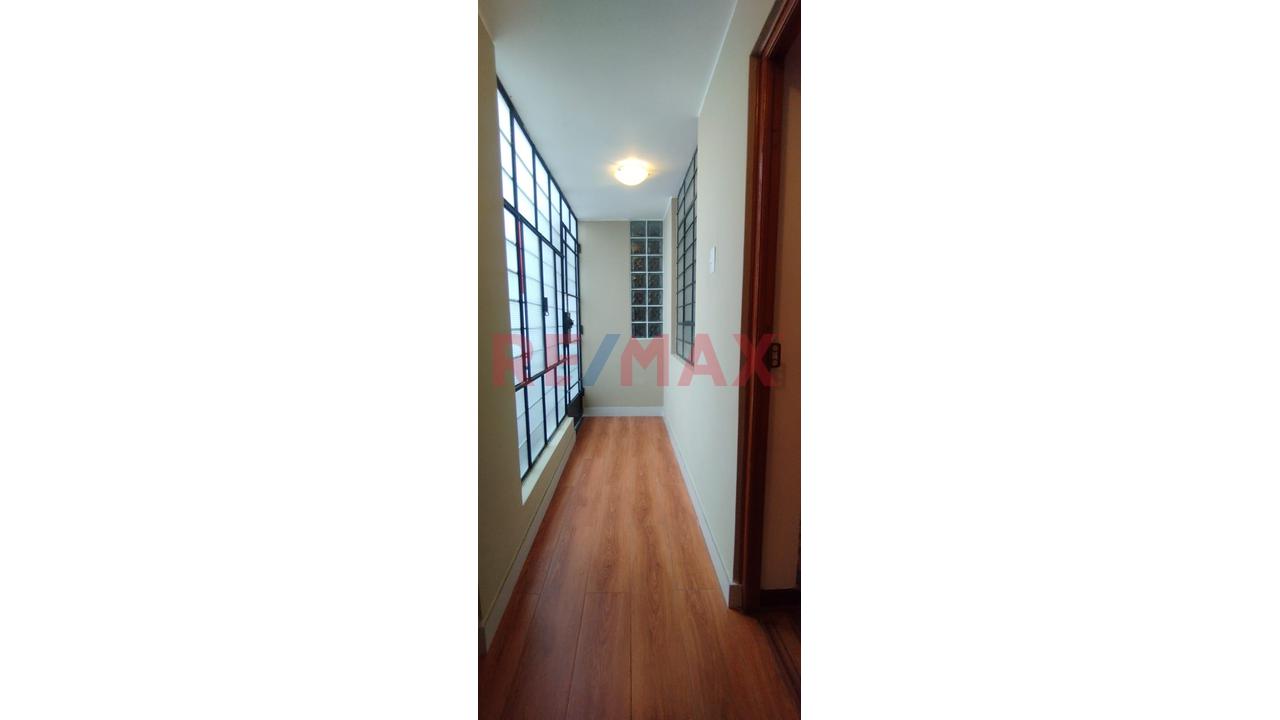 Alquilo Local Comercial U Oficina  En Piso 2 En Misma Avenida Dominicos - 4