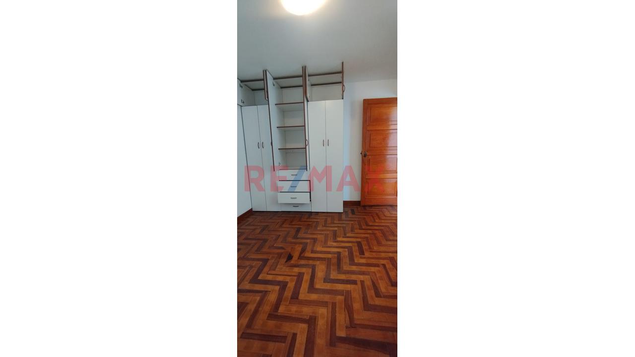 Alquilo Local Comercial U Oficina  En Piso 2 En Misma Avenida Dominicos - 3