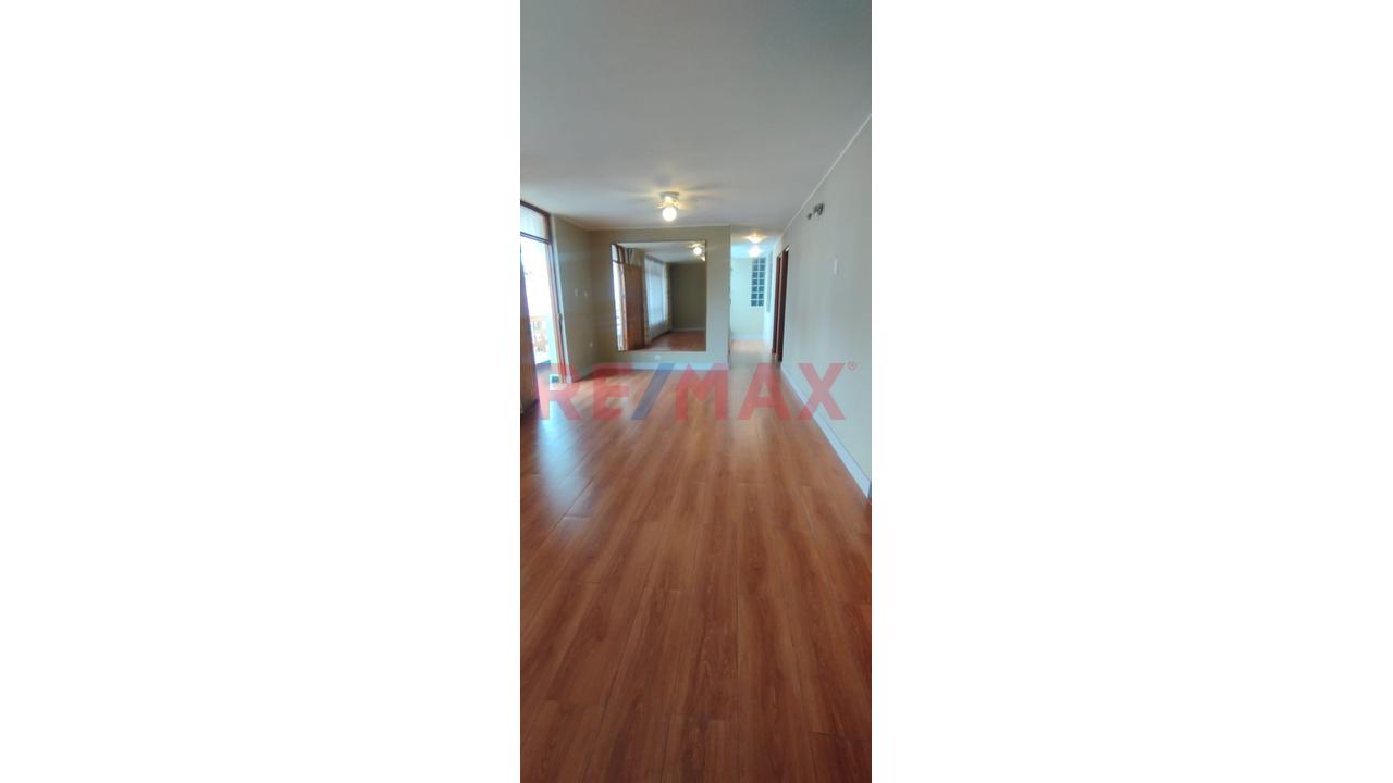 Alquilo Local Comercial U Oficina  En Piso 2 En Misma Avenida Dominicos - 7